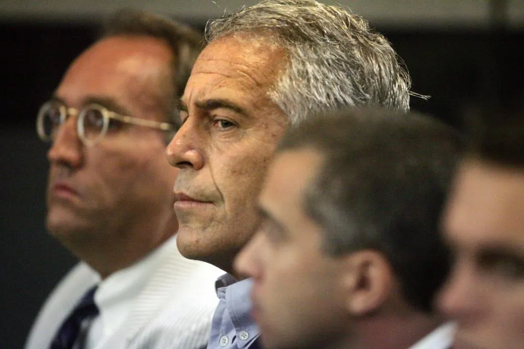 It's no surprise the Trump DOJ confirmed Jeffrey Epstein killed...