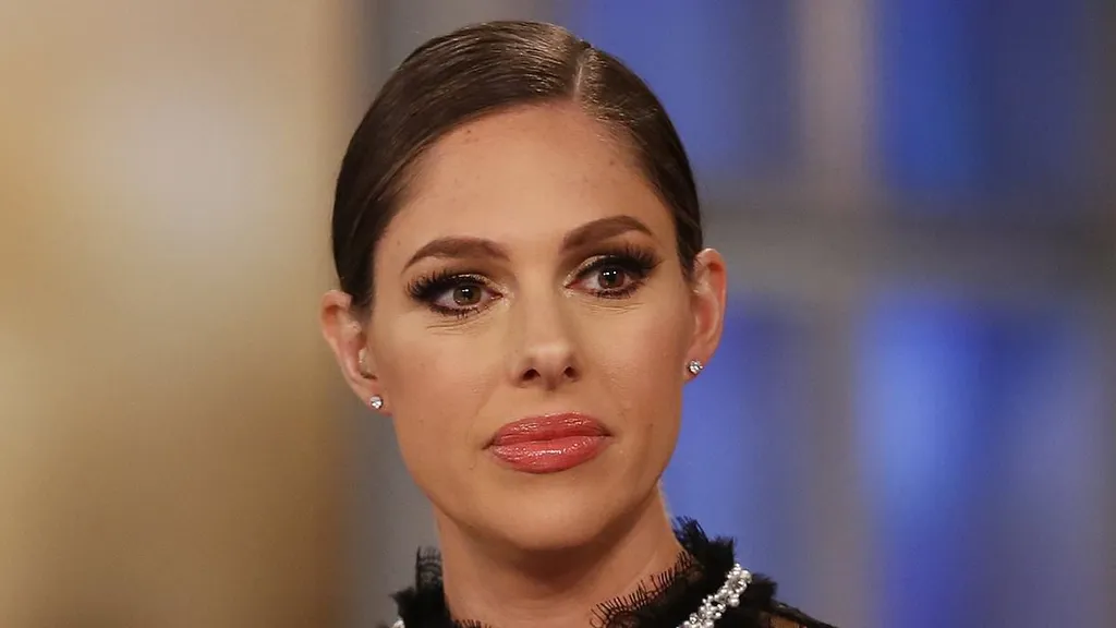 Former View co-host returning after calling show a 'toxic environment'