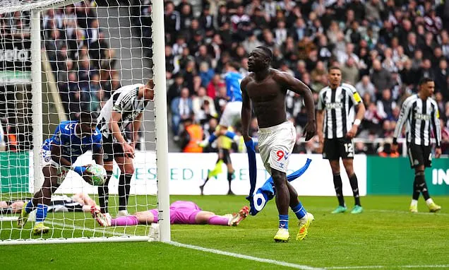 Brian Brobbey nets late winner as Sunderland complete derby double...