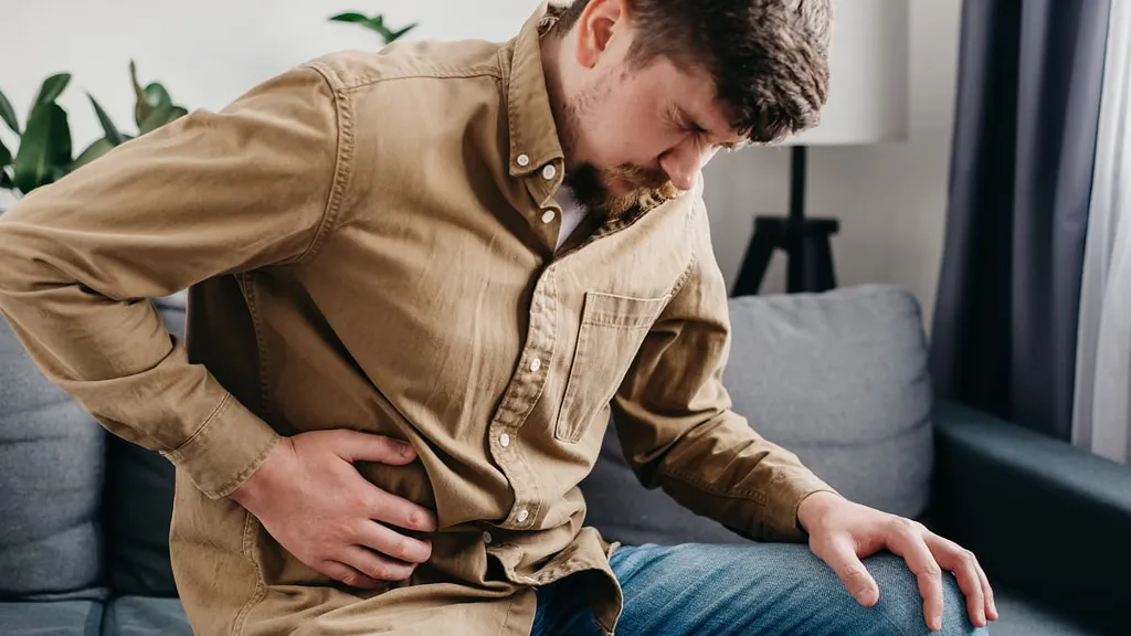 Alcohol and fast food leading causes of brittle bone disease in men