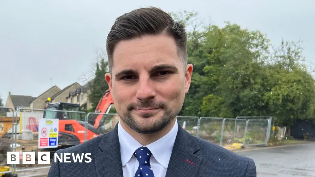 Ex council leader asks for apology after misconduct clearing