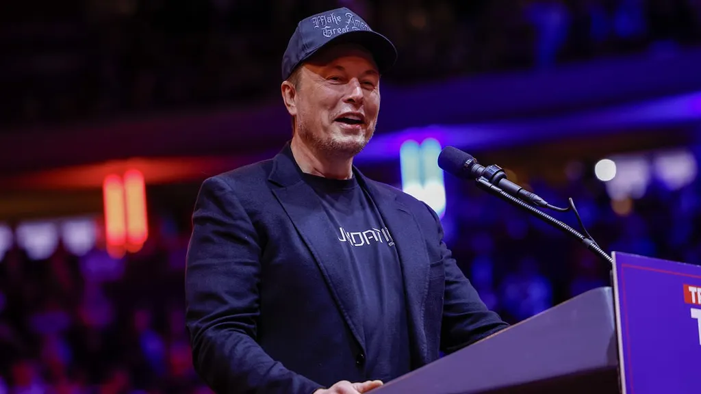 Elon Musk applauds Bezos Washington Post op-ed as feud appears to thaw