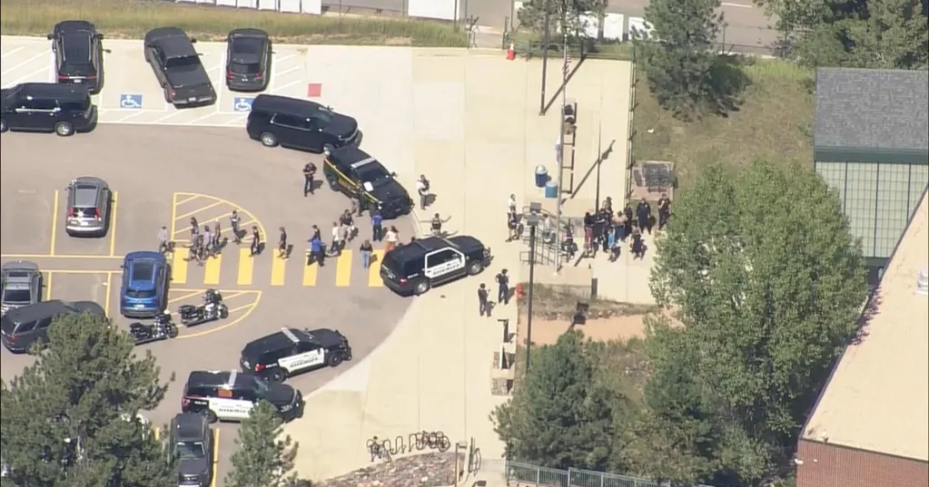 1 dead in shooting at Evergreen High School in Colorado, unknown if it's the shooter or the 2 students who were shot