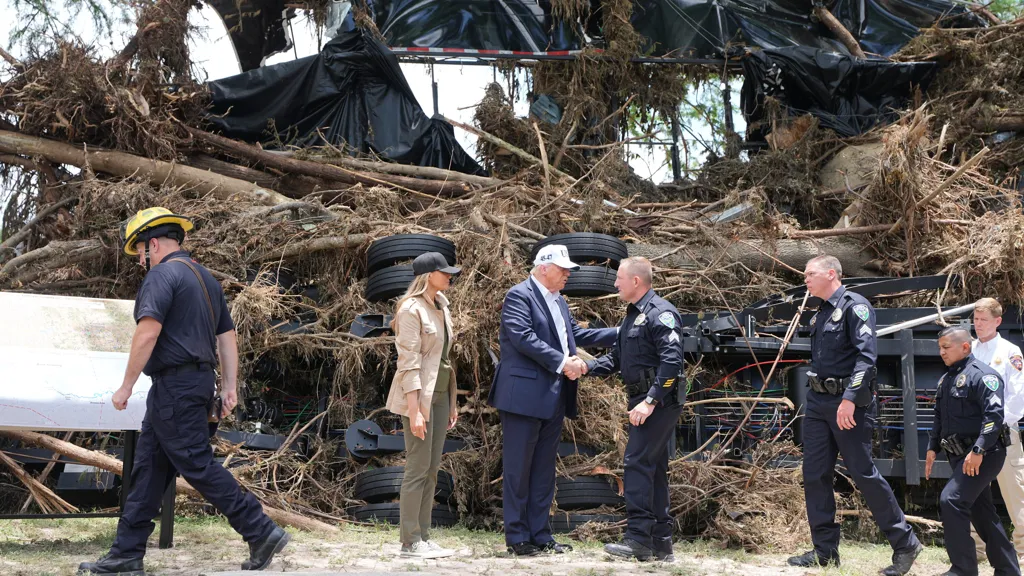 After Texas Disaster, Trump Shifts His Tone on FEMA