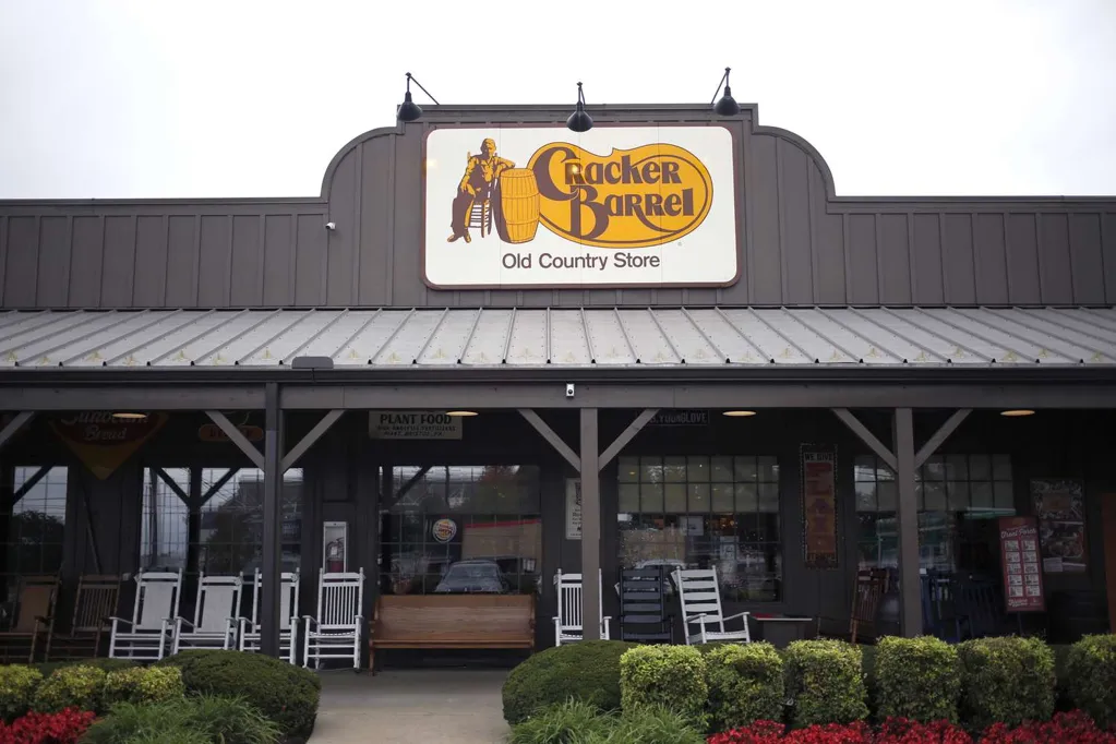 Cracker Barrel Goes Viral Again for Strict Dining Rule Leaked in Internal Memo