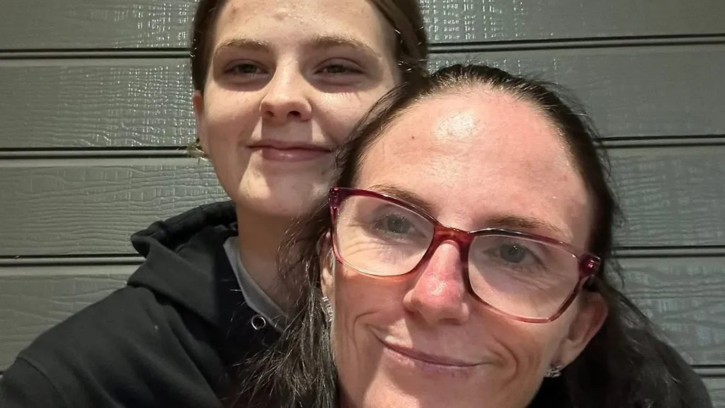 Missing teen's heartbroken mum makes desperate plea to Gin Gin locals