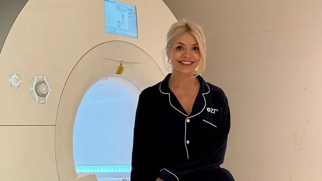 Holly Willoughby leaves fans with f £1,495 private full body scan