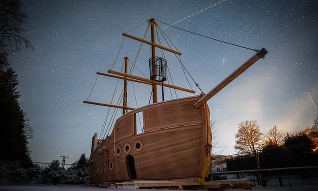 Diana´s memorial playground centrepiece undergoes finishing touches...
