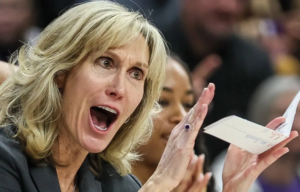 Why Washington women's coach Tina Langley looked back to move forward
