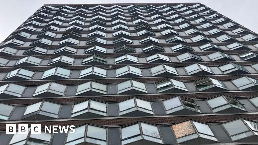Can an Essex tower block be taken off the protected heritage list?
