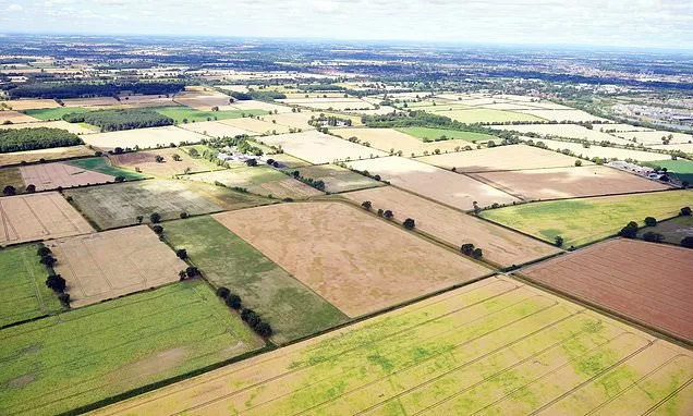 Hosepipe ban begins in Yorkshire as summer´s third heatwave grips...