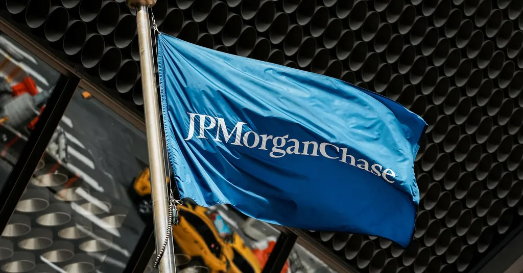 JPMorgan hires two top technology bankers from Bank of America, memo says