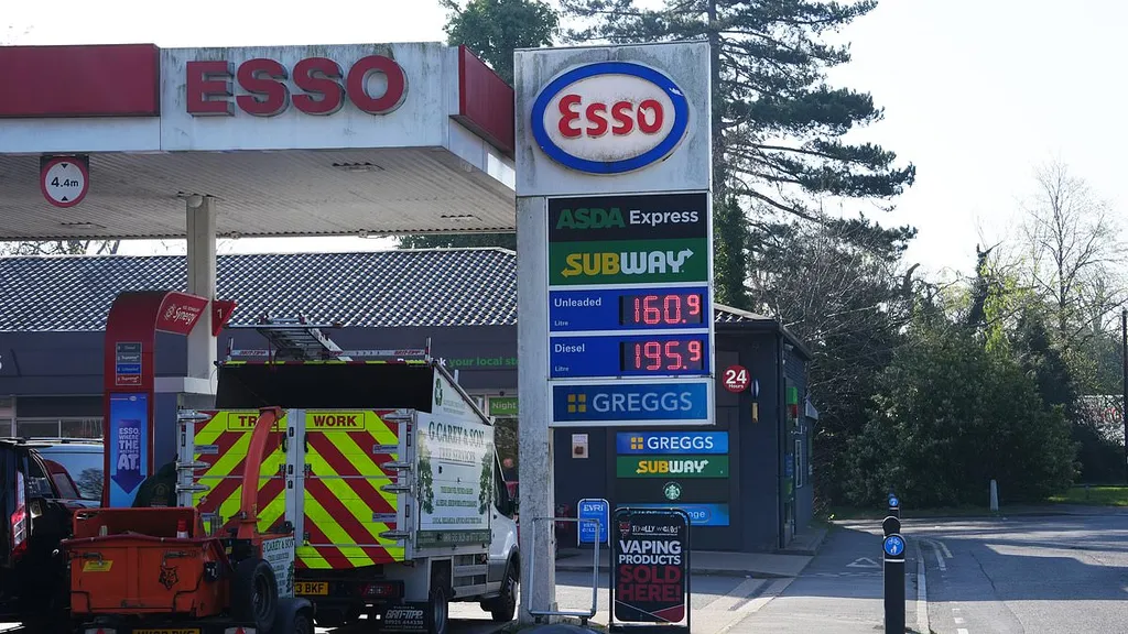 Iran ceasefire triggers biggest slump in oil price since Gulf War