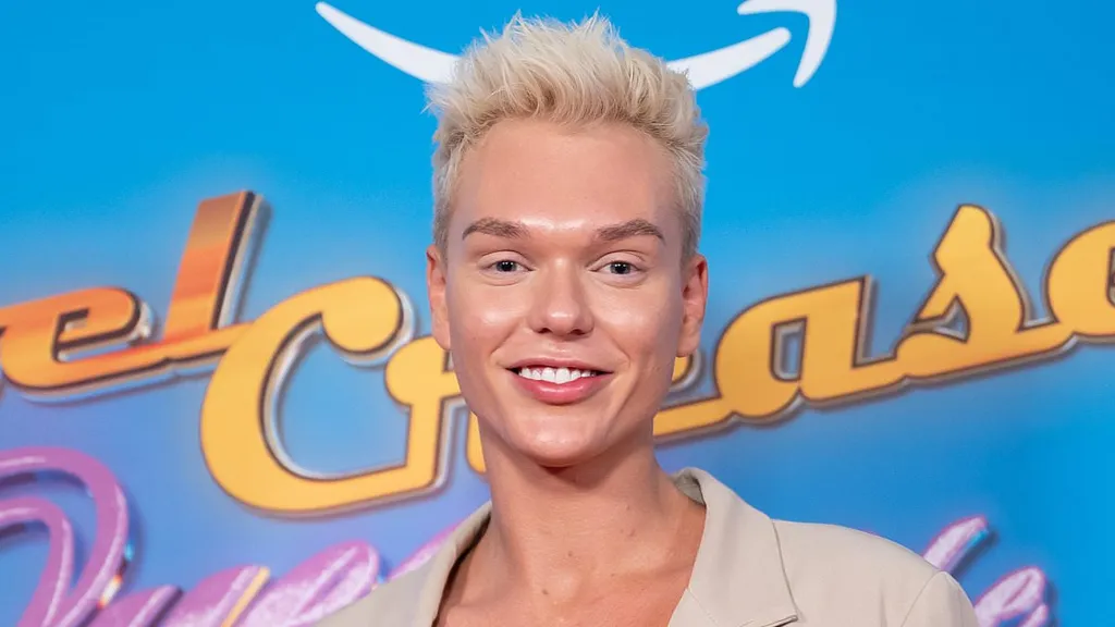 Jack Vidgen suffers epic fail as he treats himself to a spray tan