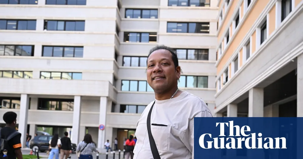 Spain champions migration's benefits with regularisation scheme - but queues are long