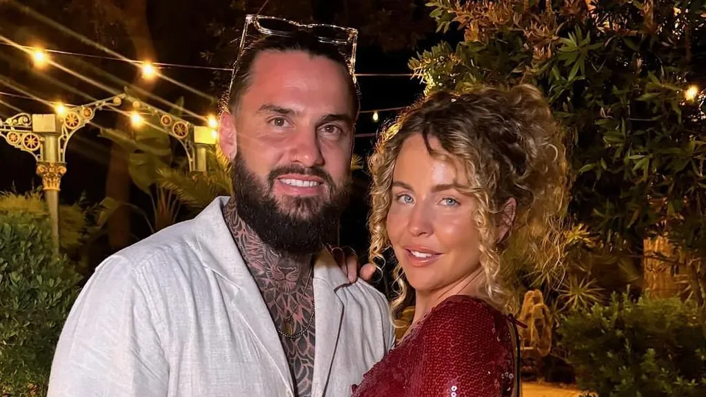 TOWIE's Lydia Bright sparks rumours she's SPLIT from boyfriend Ben