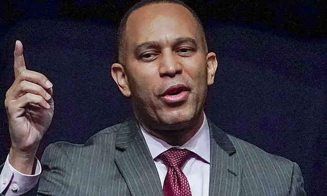 Hakeem Jeffries chooses calm over chaos as Democrats work to win...