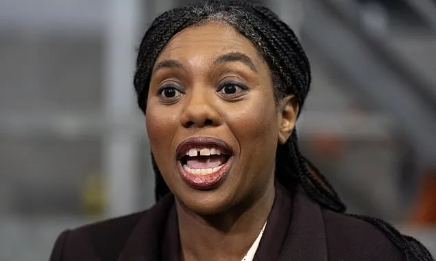 Badenoch insists 'Britain is not broken´ in rebuke of defector Jenrick