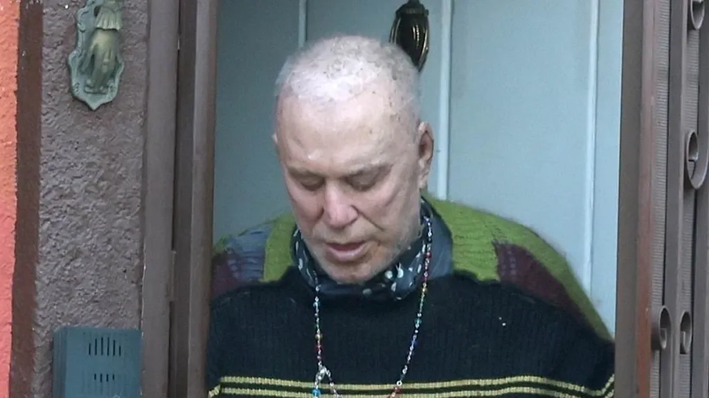 Mickey Rourke hoping to stave off eviction with GoFundMe fundraiser