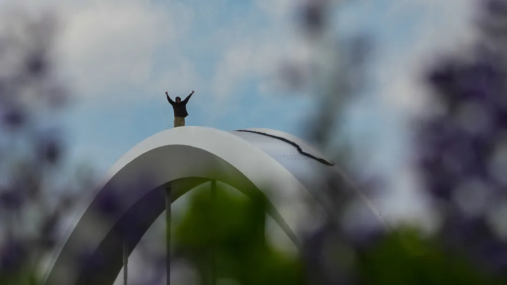 A Protest Atop a Bridge Grabs Washington's Attention