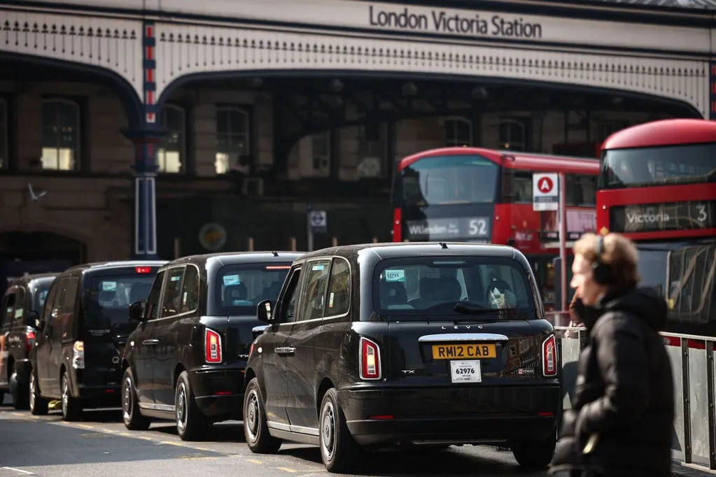 Acorn Owners Said to Weigh Options for £1 Billion UK Cab Insurer