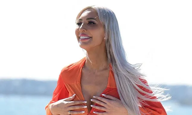 Farrah Abraham suffers a wardrobe malfunction during a beach shoot
