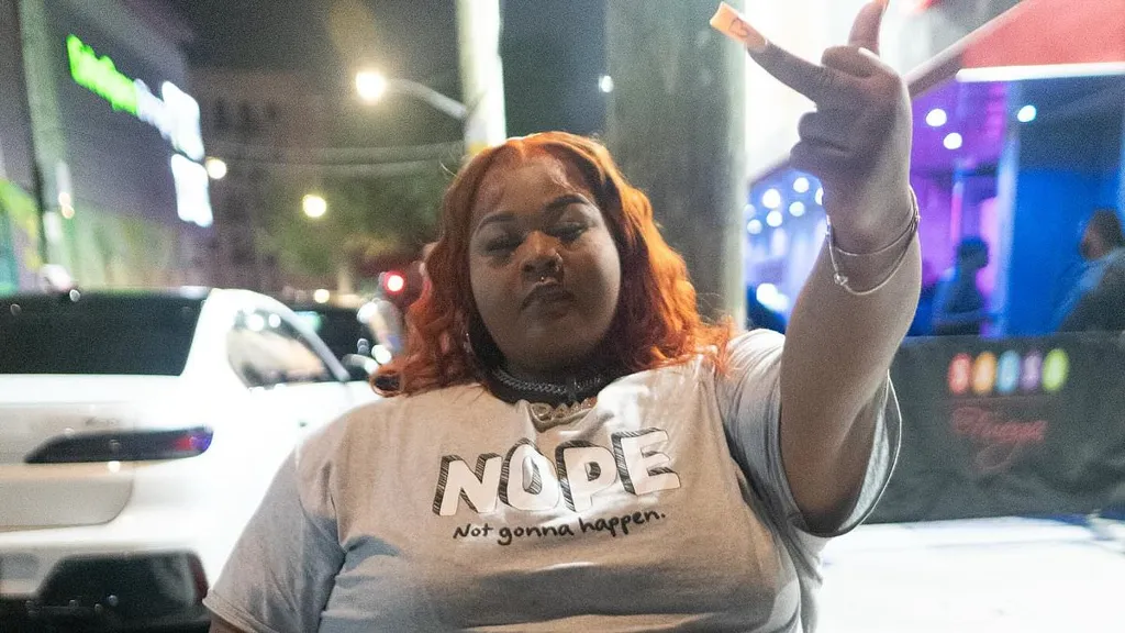 Plus-size rapper settles lawsuit with taxi company