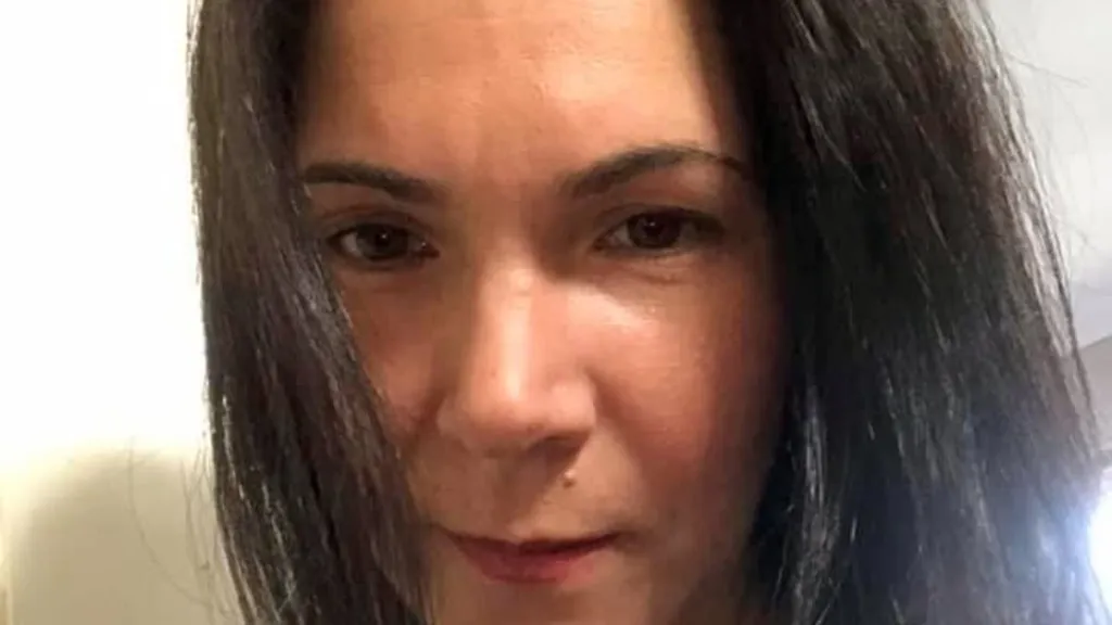 Jailed, nurse who shaved head in fake leukemia scam