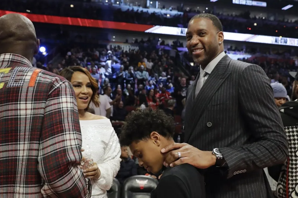 Vince Carter and Tracy McGrady among 10 limited partners who've joined Bills' ownership group