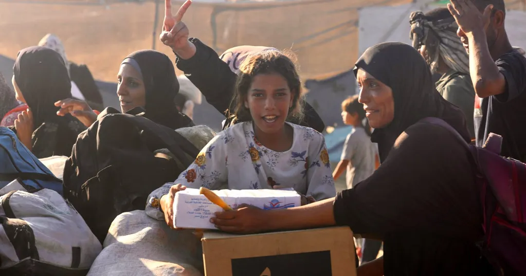 Senate Democrats urge U.S. to stop funding GHF, resume support for UN food distribution in Gaza as more starve