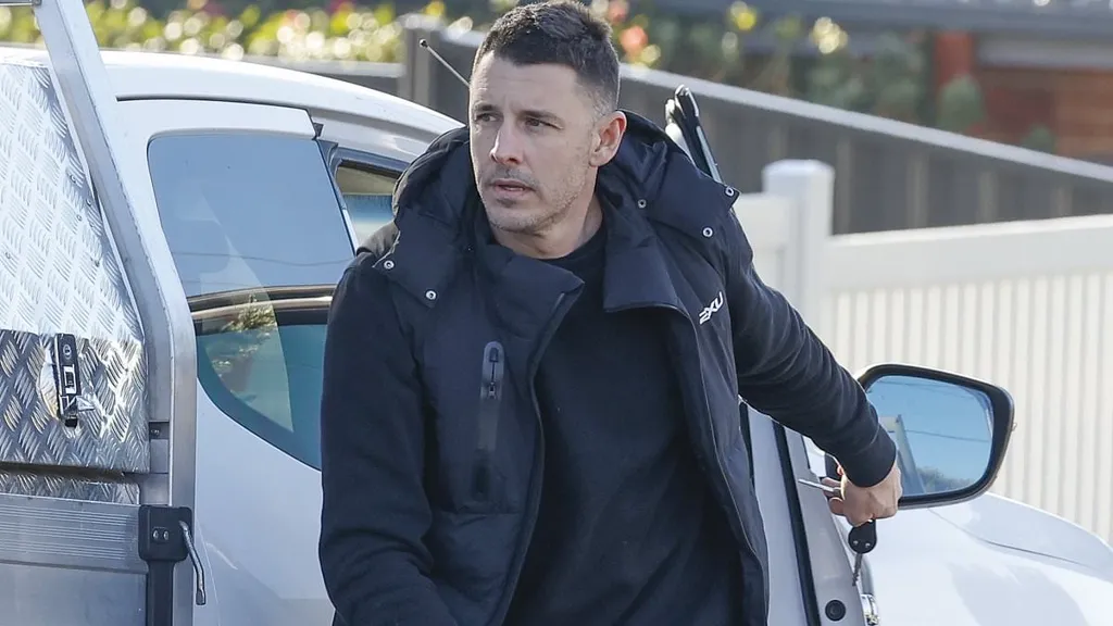 Lee Elliott moves out of home shared with Georgia Love after split