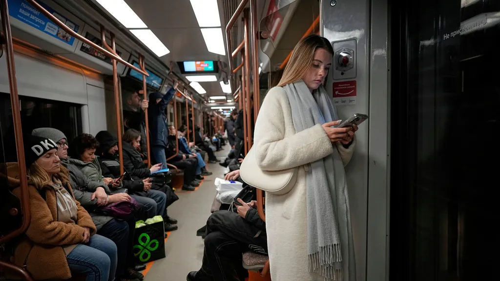 Internet Restrictions Spur Russians to Openly Question Putin's Moves