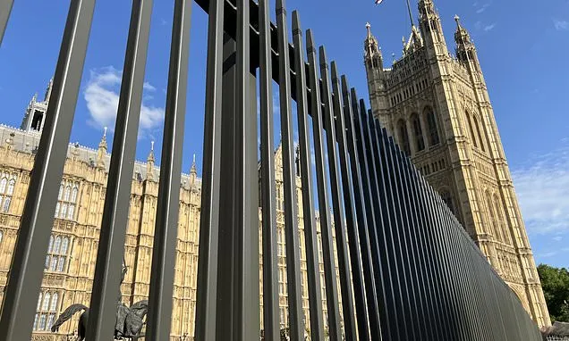 'No plans´ for watch towers outside House of Lords as new security...
