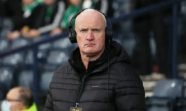 BBC sports presenter candidly reveals he has prostate cancer on-air