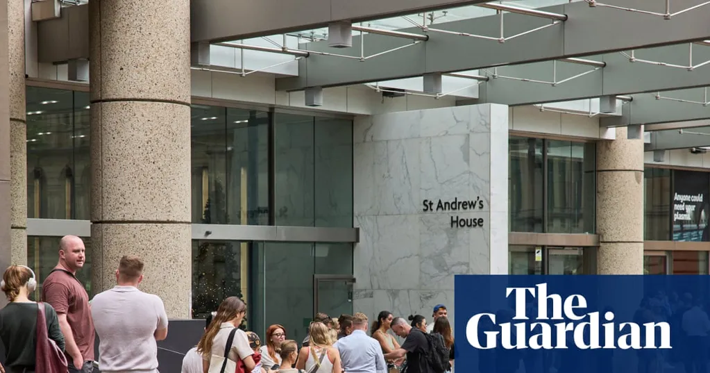 'Everyone should play our part': 20,000 Australians heed the call to give blood after Bondi beach terror