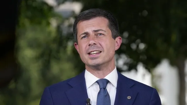 Buttigieg on White House: 'Not getting the leadership that we need to bring this country together'