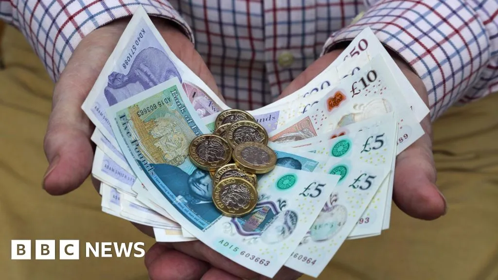 Paramilitary protection money a 'stranglehold' on businesses