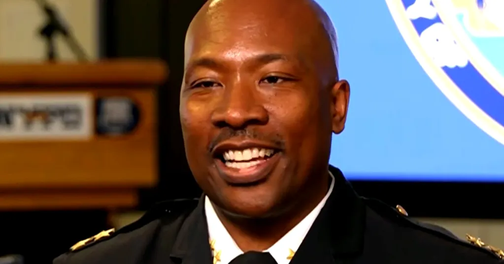 NYPD hero cop who chased down Gracie Mansion bomb suspect had just one thought: 