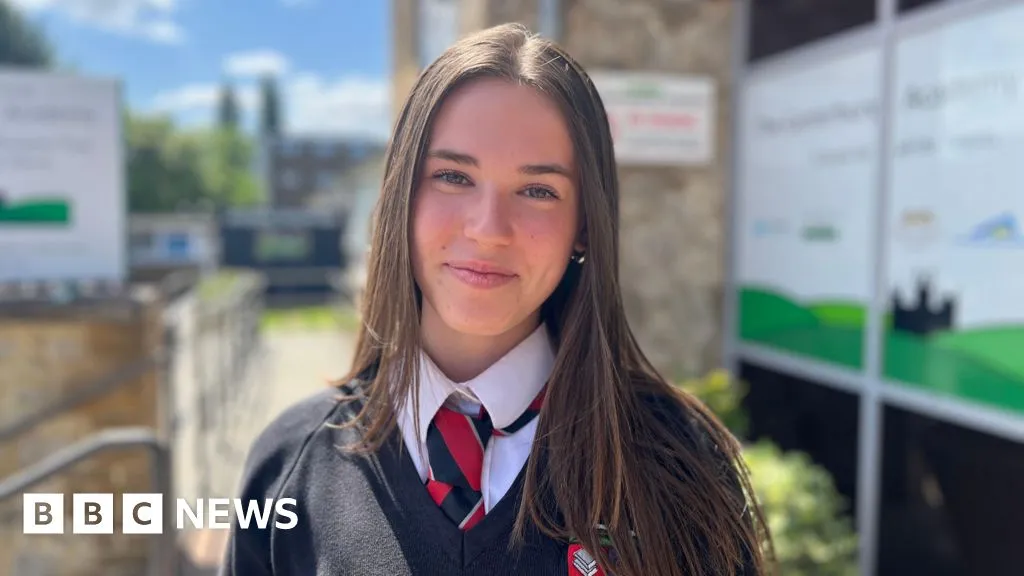 Smartphone school experiment gives pupils in Kent 'freedom'