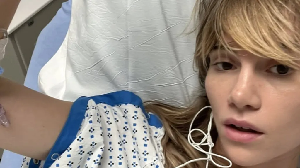 Suki Waterhouse hospitalized for injury caused by wearing TIGHT PANTS