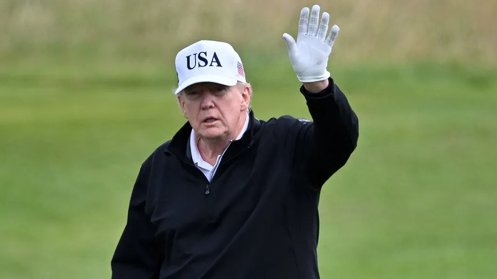Trump calls for major TV network to have license revoked