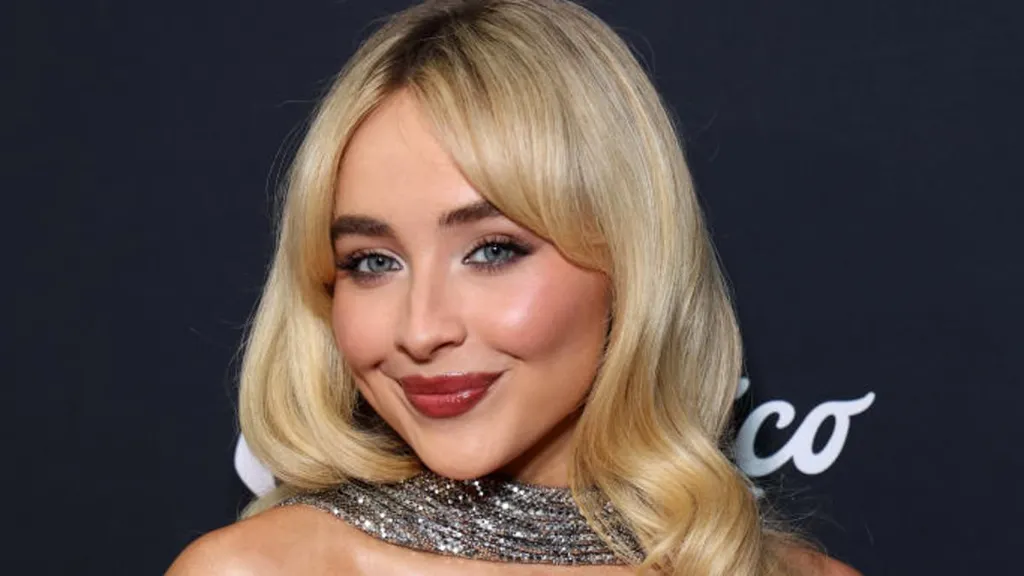 Country legend fans meltdown as they announce huge Netflix show