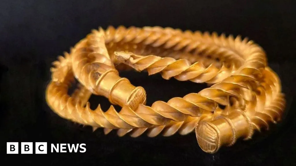 Public help to keep 3,000-year-old torc in Leicestershire