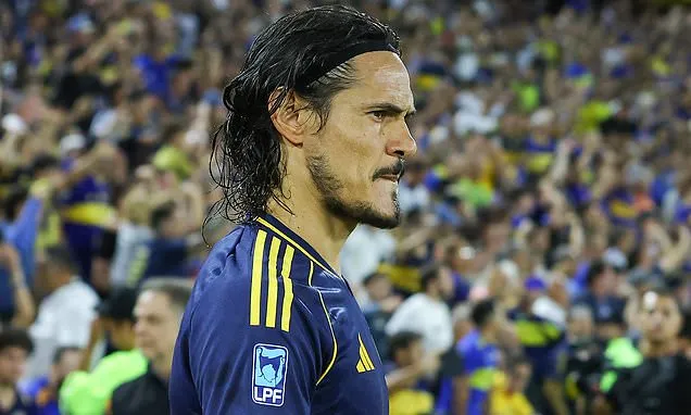Edinson Cavani, 39, told he 'HAS to stop playing' by World Cup winner