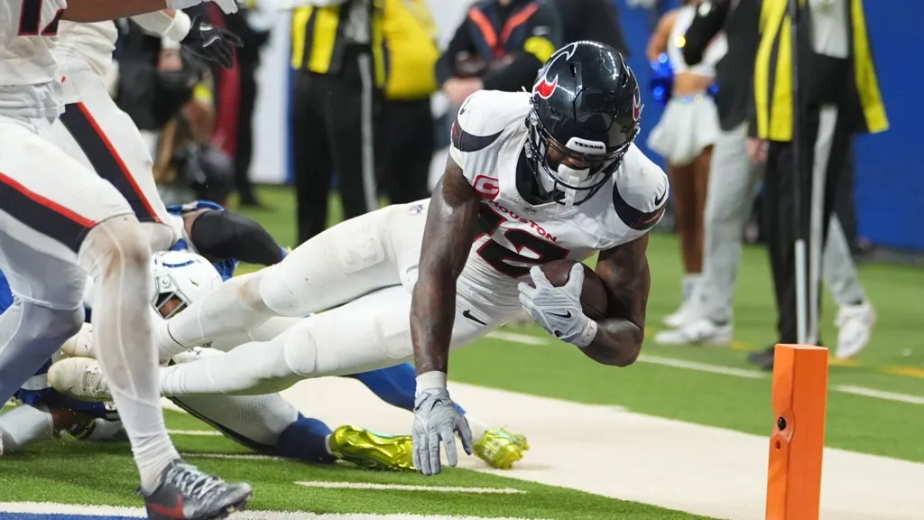 Texans corral high-scoring Colts and narrow AFC South race with 20-16 win at Indy