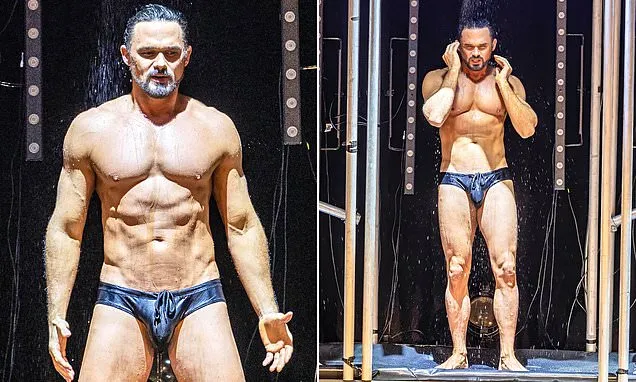 Gareth Gates sends fans wild with his rippling physique