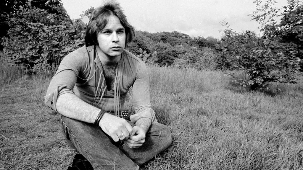Lou Christie, 'Lightnin' Strikes' Pop Crooner, Is Dead at 82