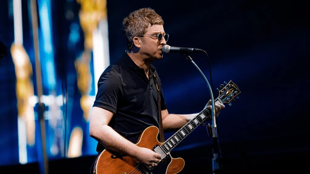 Noel Gallagher's five-word message to fans at Heaton Park