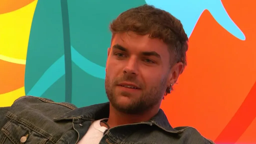 Love Island fans call for Harry and Helena to be DUMPED after U-turn