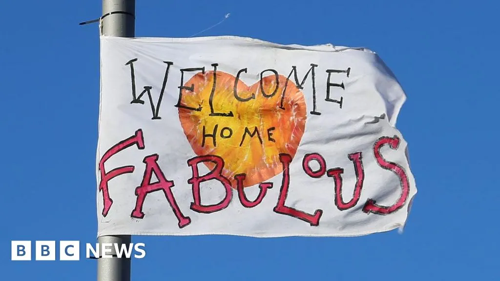 Teenagers join Stourbridge flag project on ring road